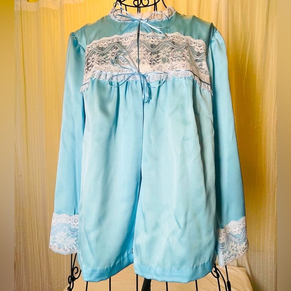 Blue satin & lace vintage retro bed jacket or robe NWOT new condition - Picture 1 of 7